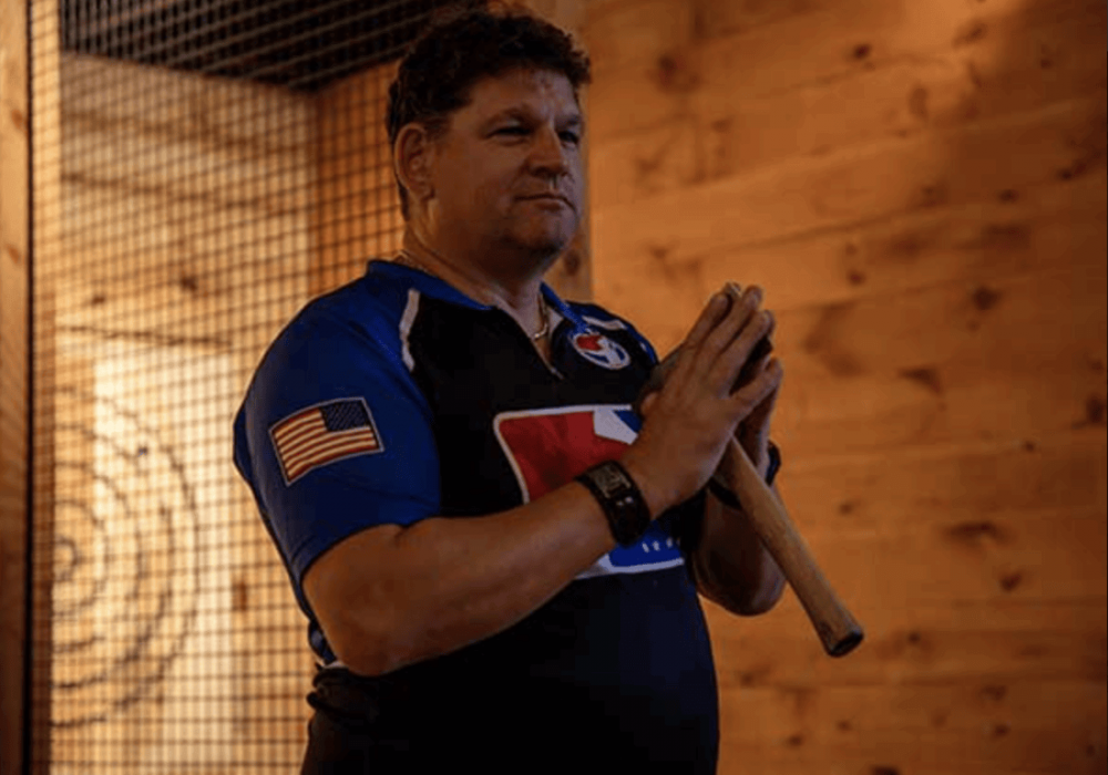 epicaxethrowing-tom